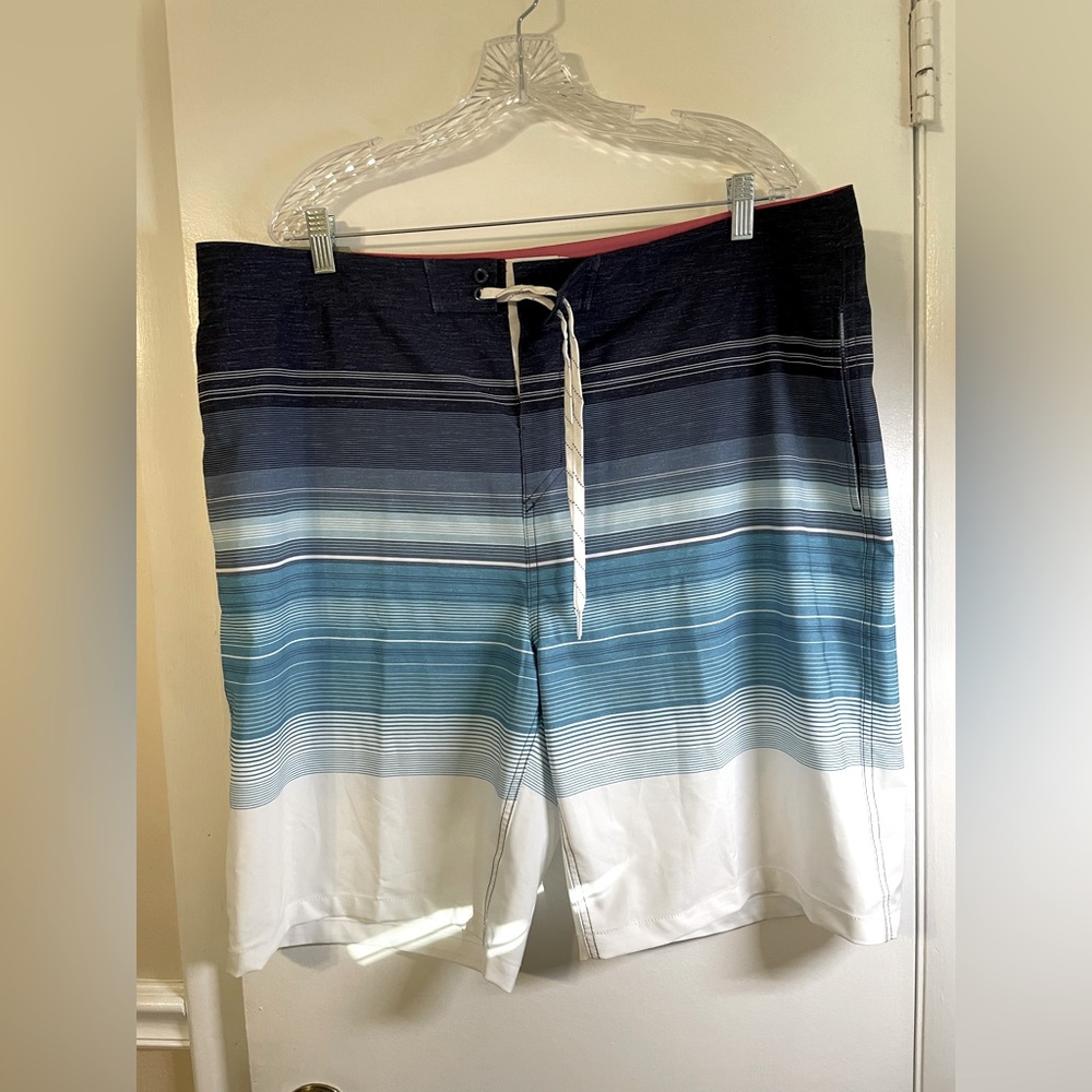 Goodfellow & Co. men’s bathing suit “board shorts” / swim trunks, size 40